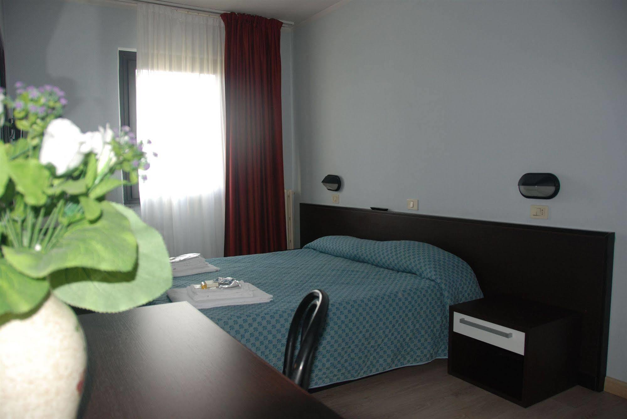 Hotel Olivi Salò Eksteriør billede